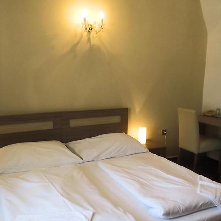 Hotel Hubertus Valtice Eksteriør bilde