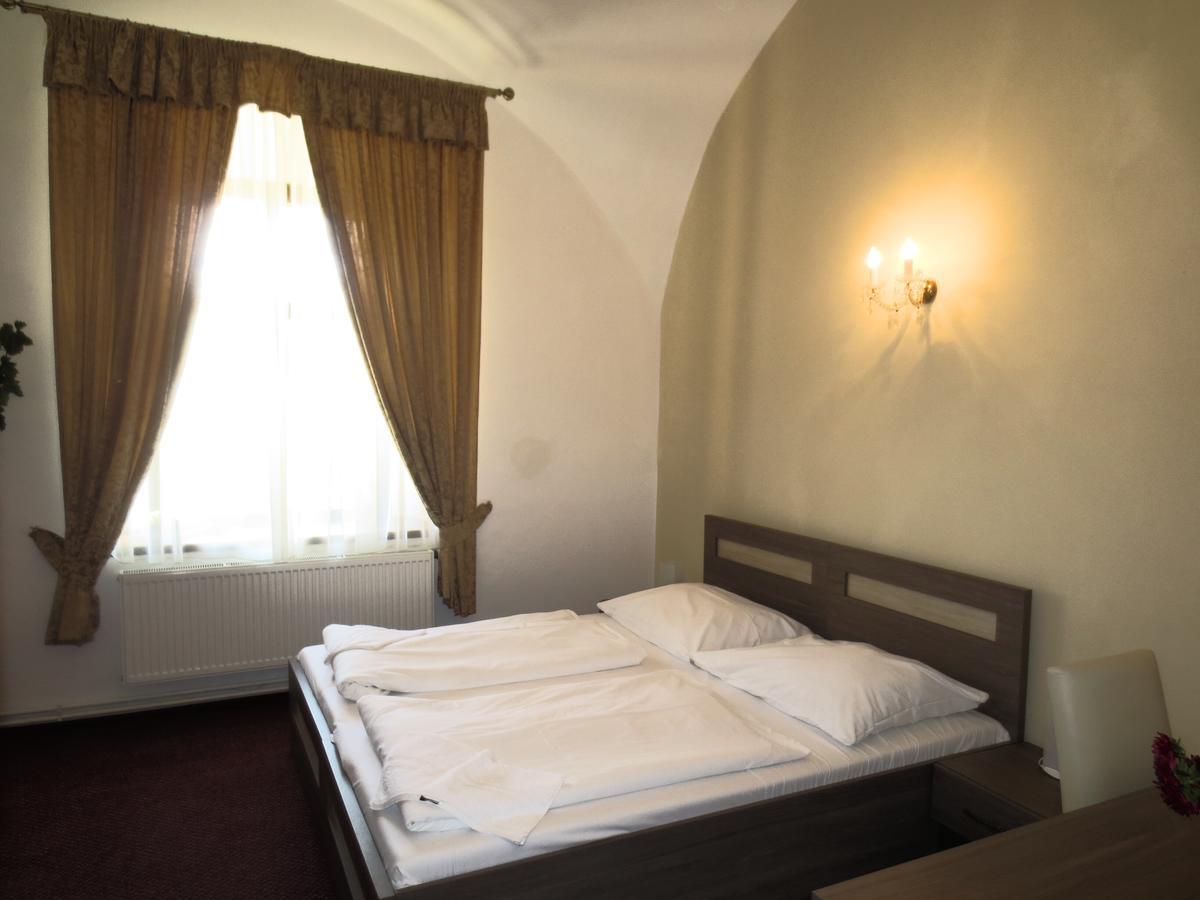 Hotel Hubertus Valtice Eksteriør bilde
